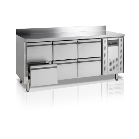 Table Réfrigérée Positive avec Dosseret en Inox - 6 Tiroirs GN 1/1 Table Réfrigérée Positive avec Dosseret en Inox - 6 Tiroirs GN 1/1